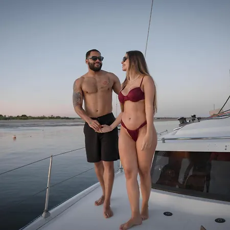 Botel Arraial Sailors